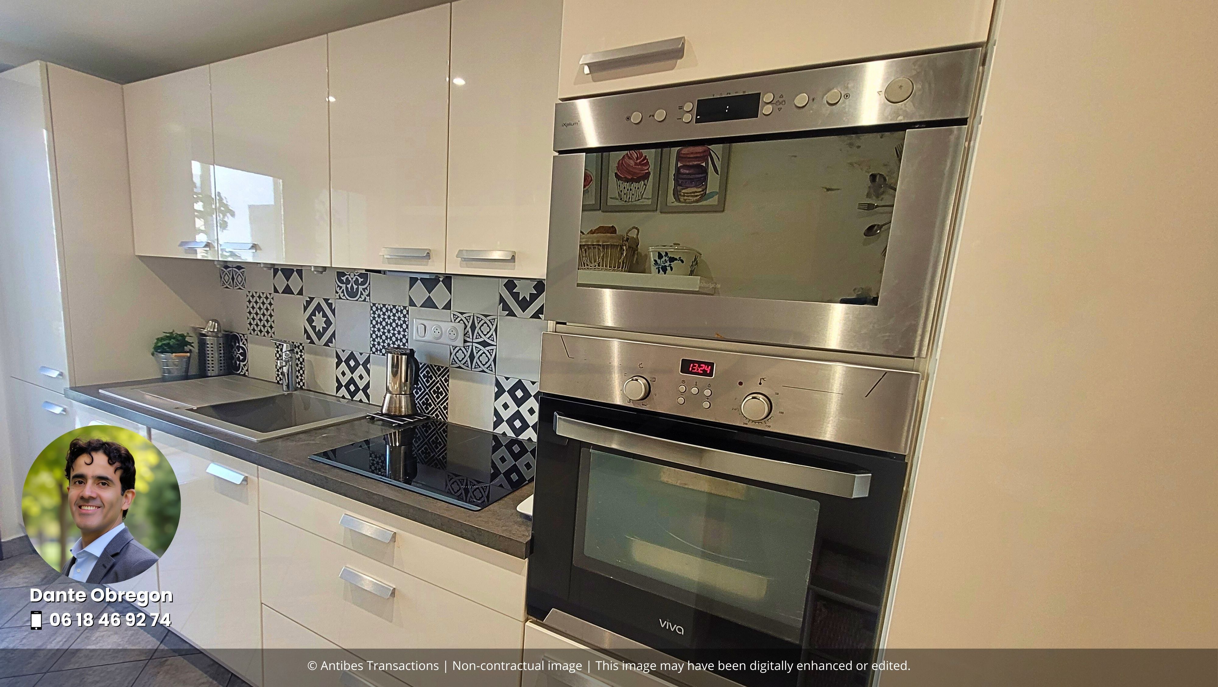 View of the kitchen with access to the glazed loggia