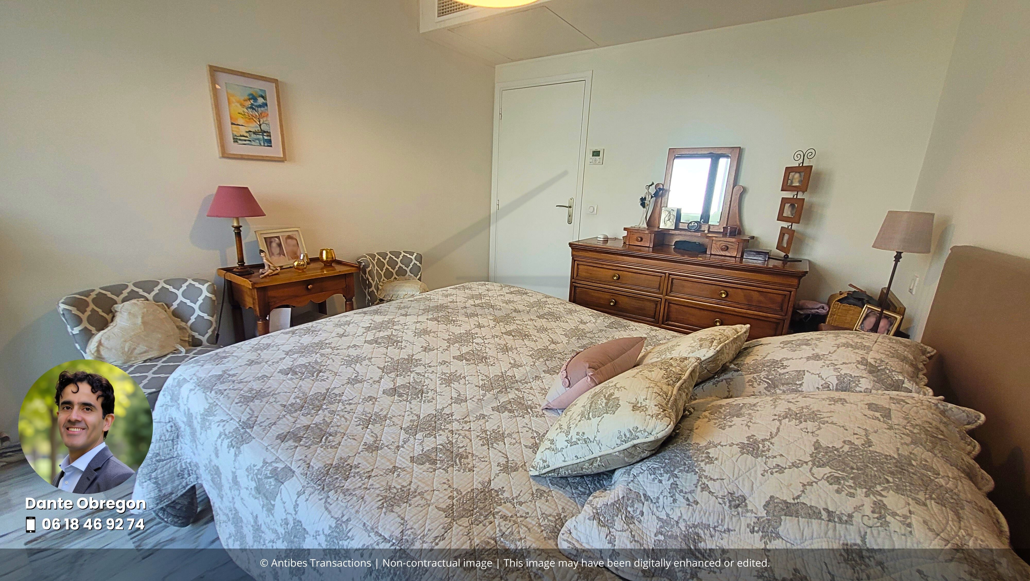 View of one of the bedrooms with access to the glazed loggia