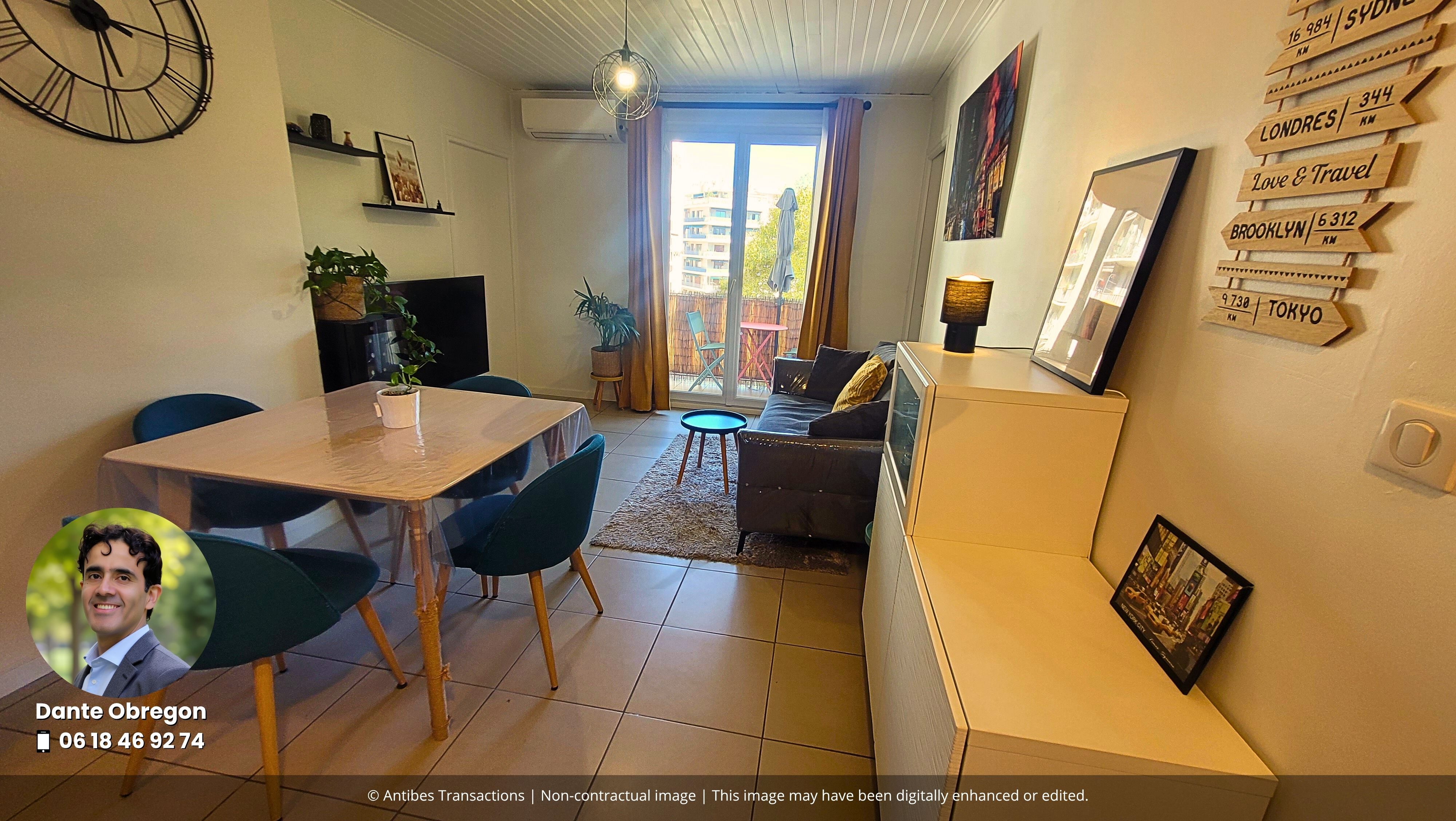 View of the lounge/dining room