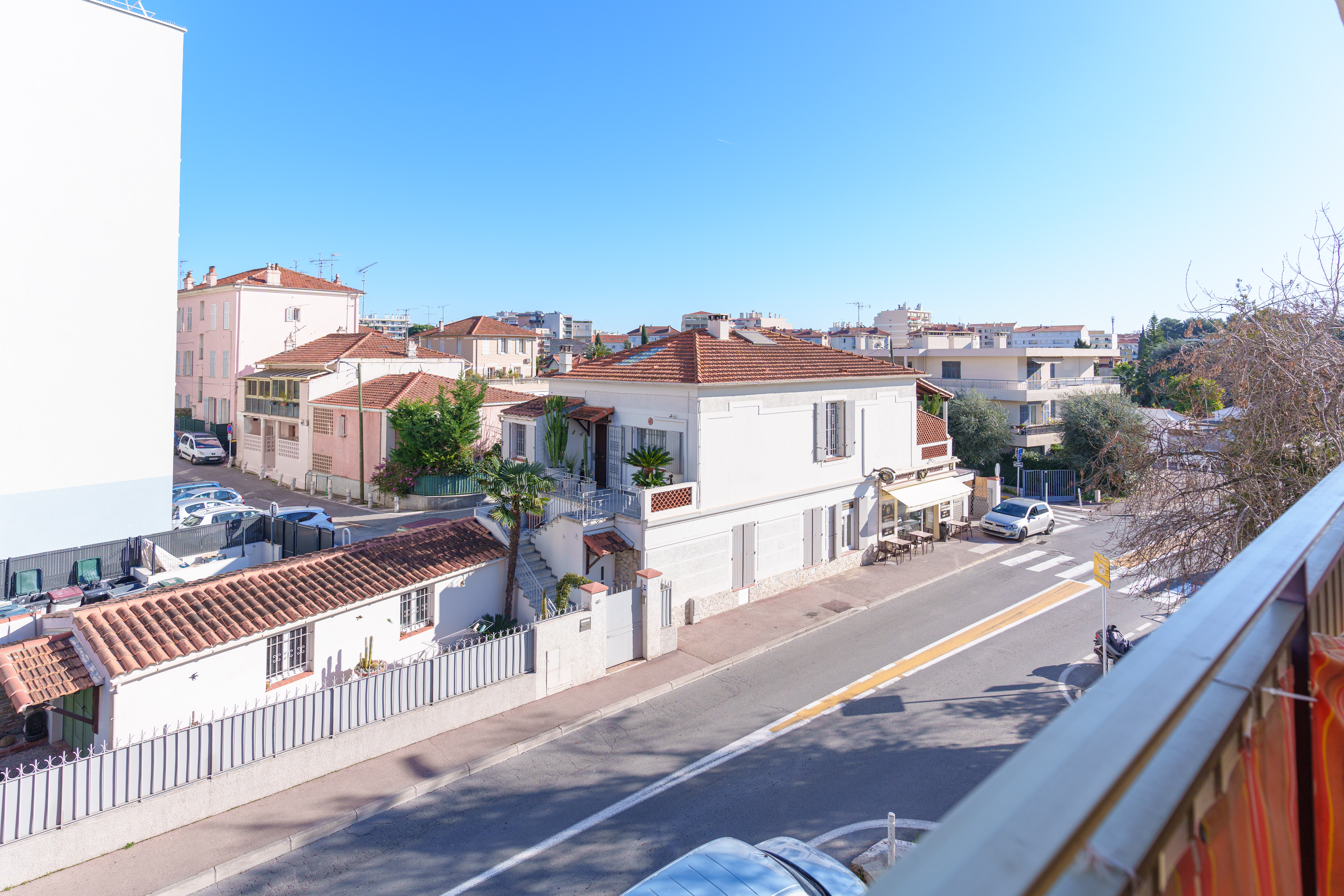 vue depuis le grand balcon desservant l'espace de vie