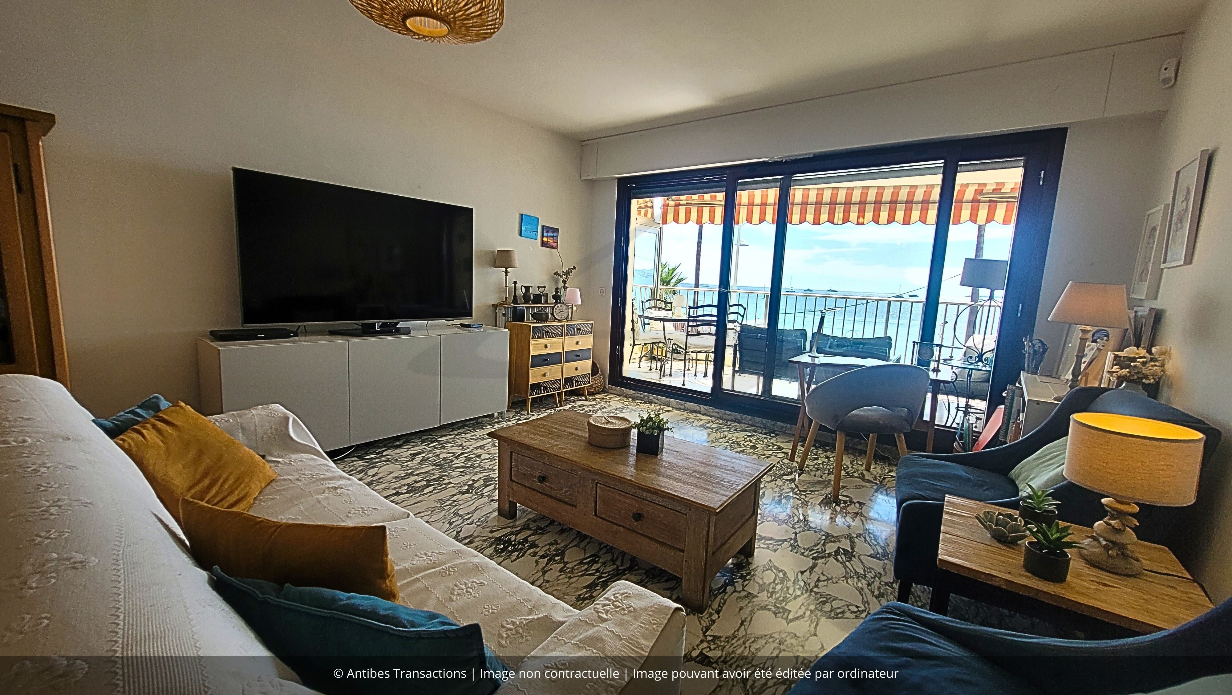 Vue du séjour/salle à manger