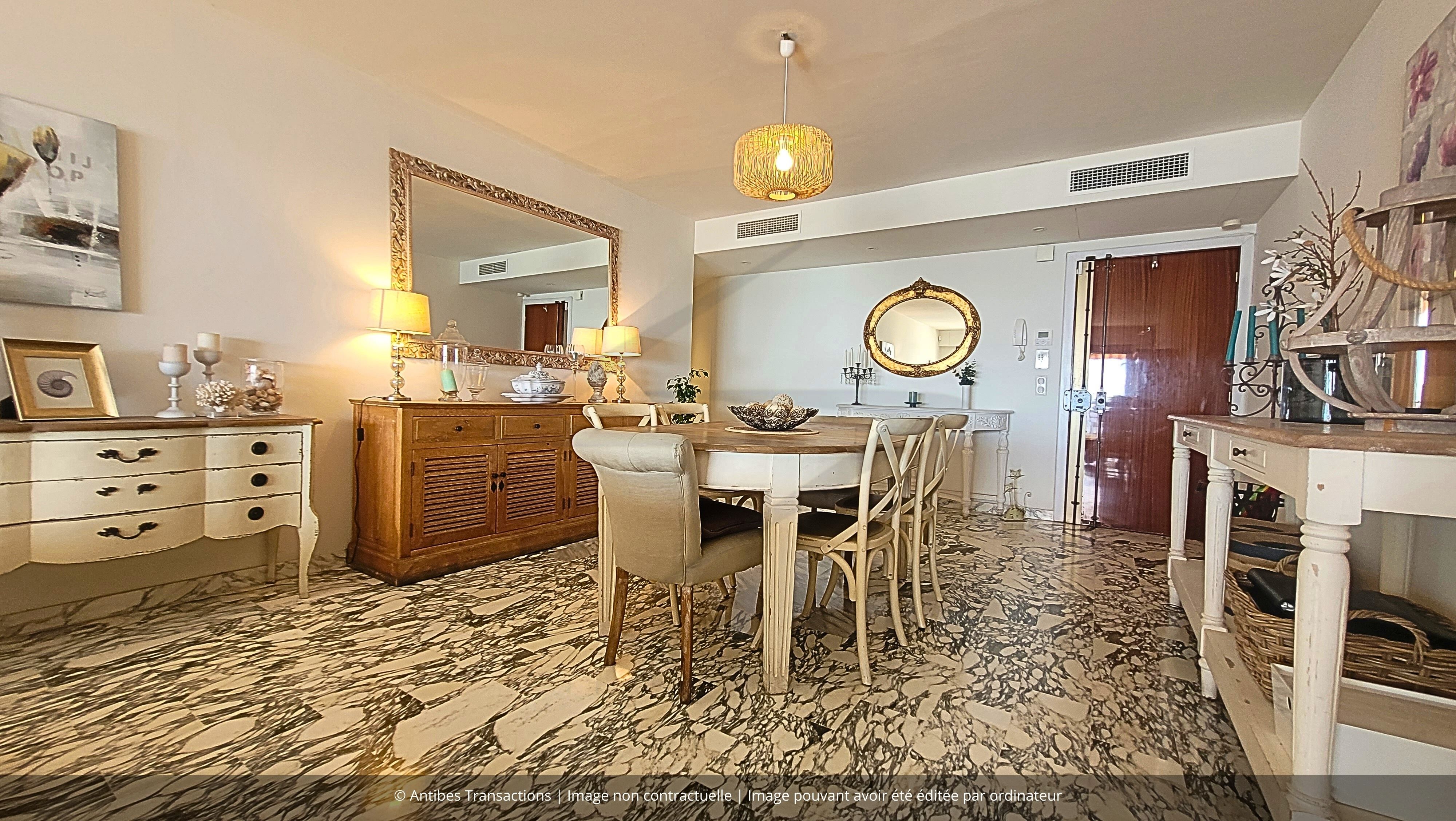 Vue du séjour/salle à manger